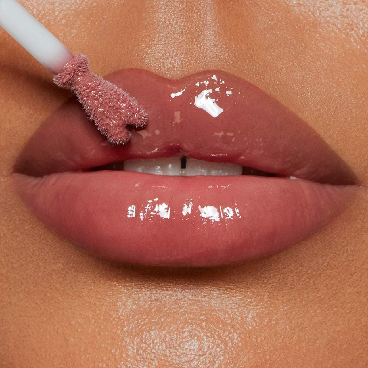Charlotte Tilbury
Collagen Lip Bath Gloss..