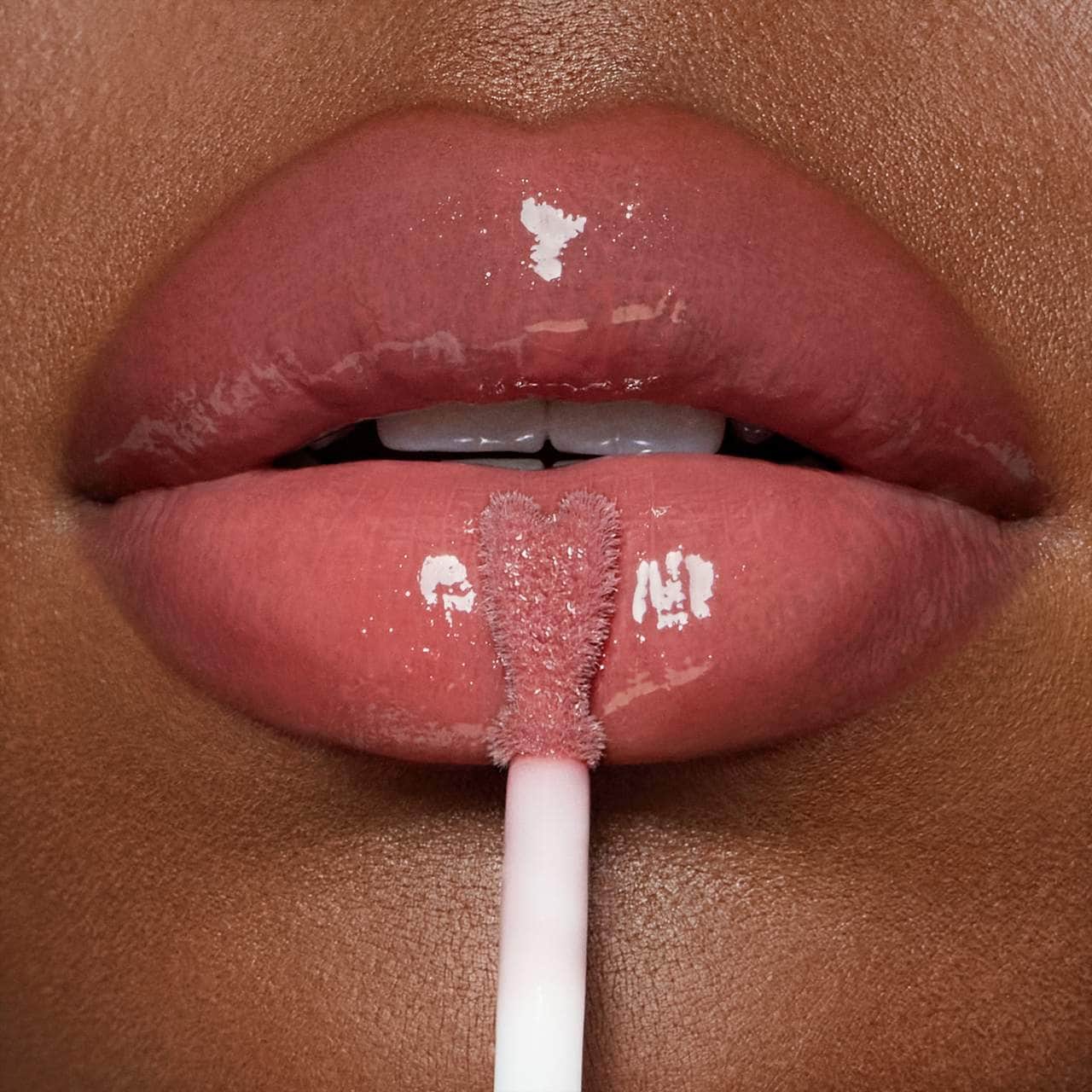 Charlotte Tilbury
Collagen Lip Bath Gloss..