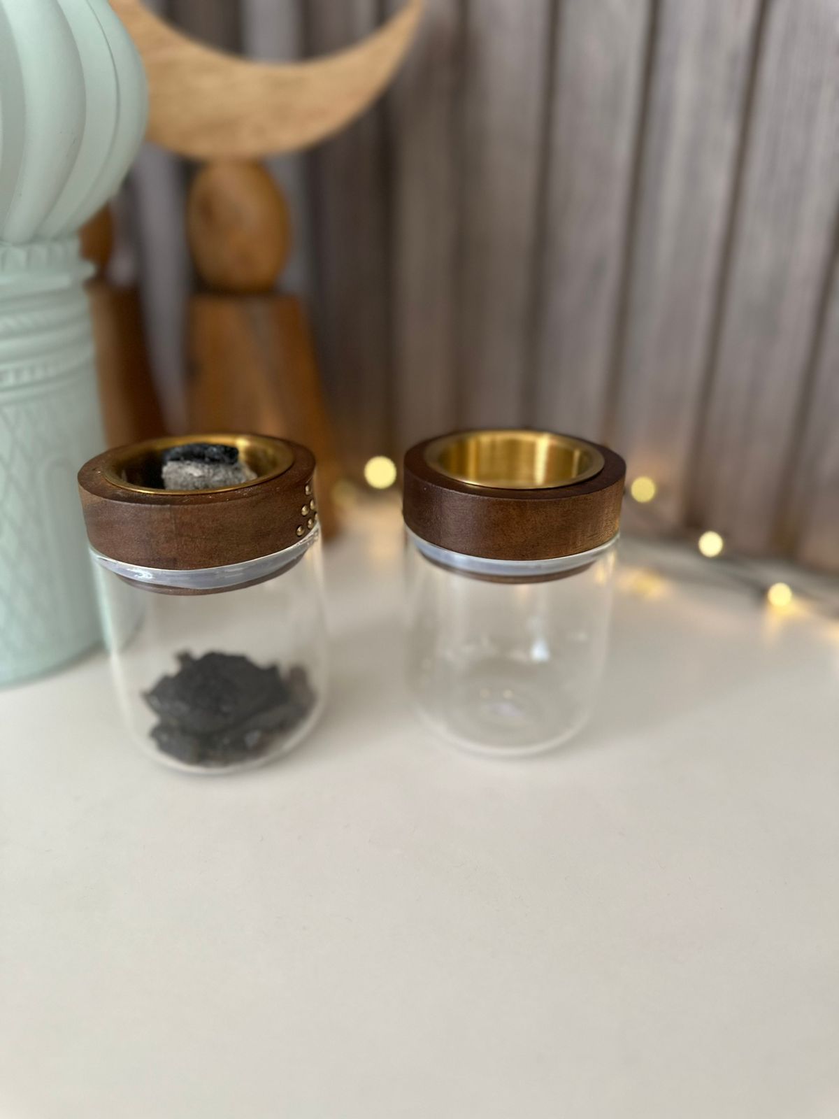 مبخره خشب في زجاج مع وعاء للبخور