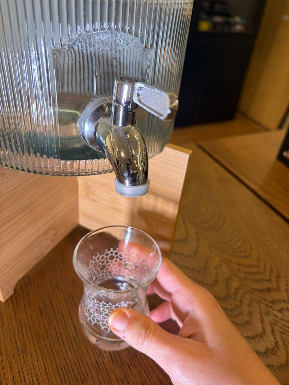 Dispenser 2.5 l زجاج مع غطاء معدن