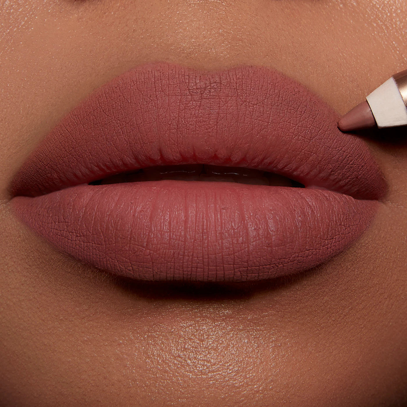 Charlotte Tilbury 
Lip Cheat Lip Liner..