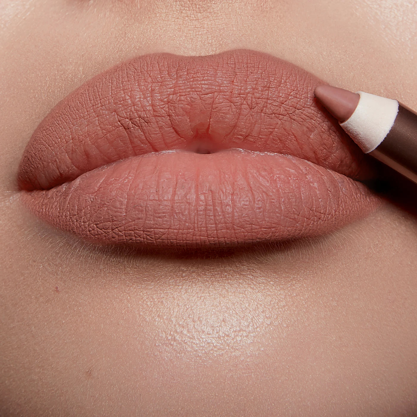 Charlotte Tilbury 
Lip Cheat Lip Liner..