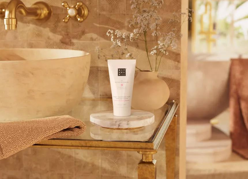 Rituals..
THE RITUAL OF SAKURA.
 - travel size Body Cream