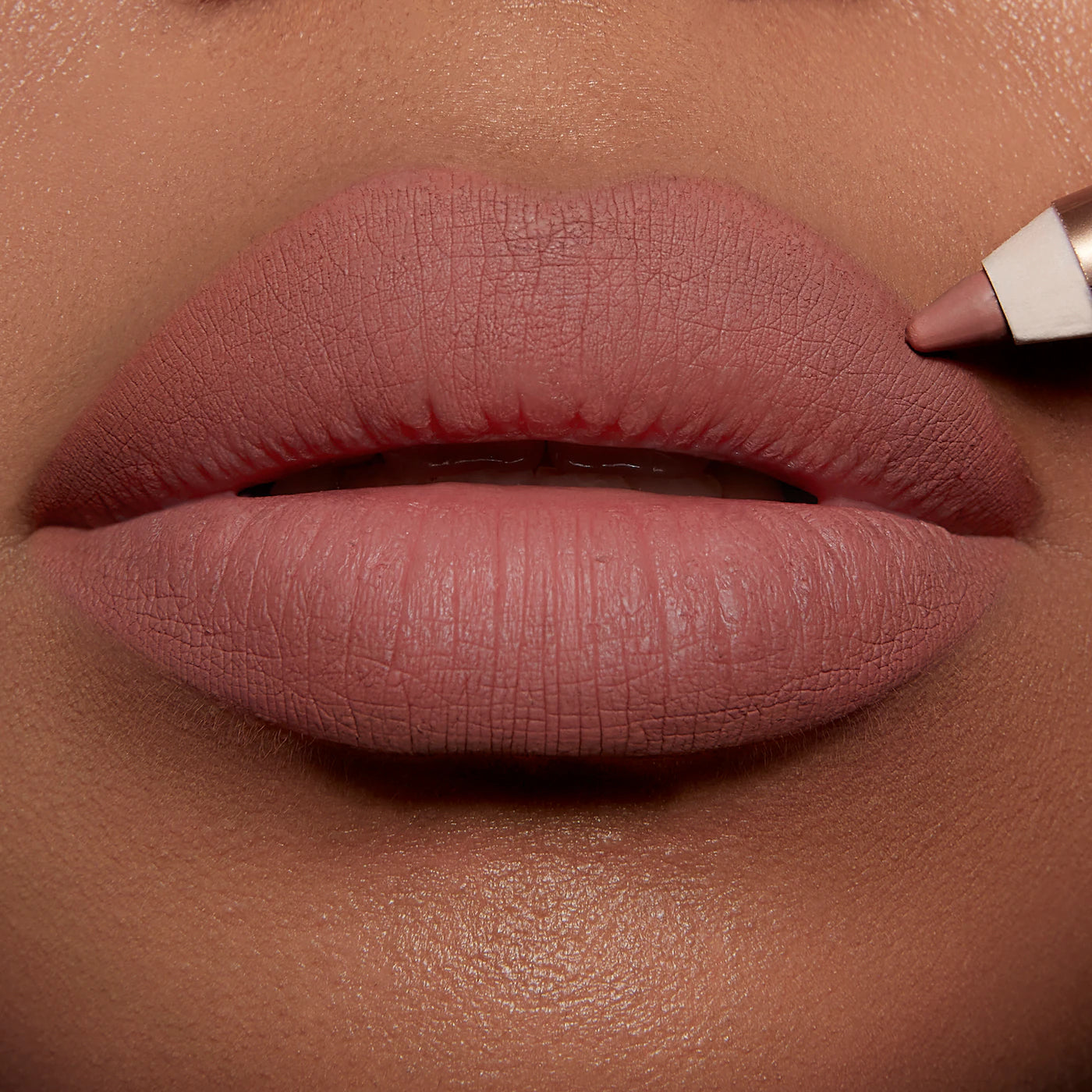 Charlotte Tilbury 
Lip Cheat Lip Liner..