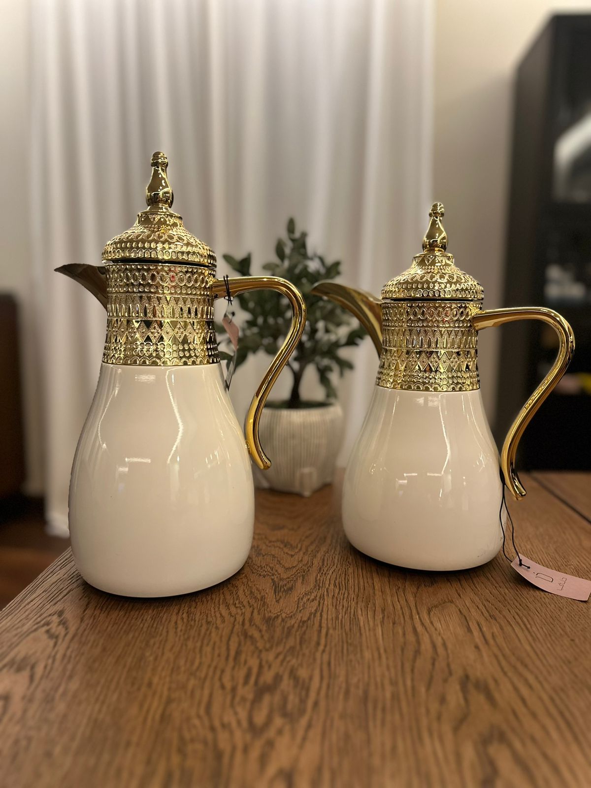 Dallaty طقم دلات 2 قطعة ستانلس ستيل ذهبي 1 لتر و700 مل
