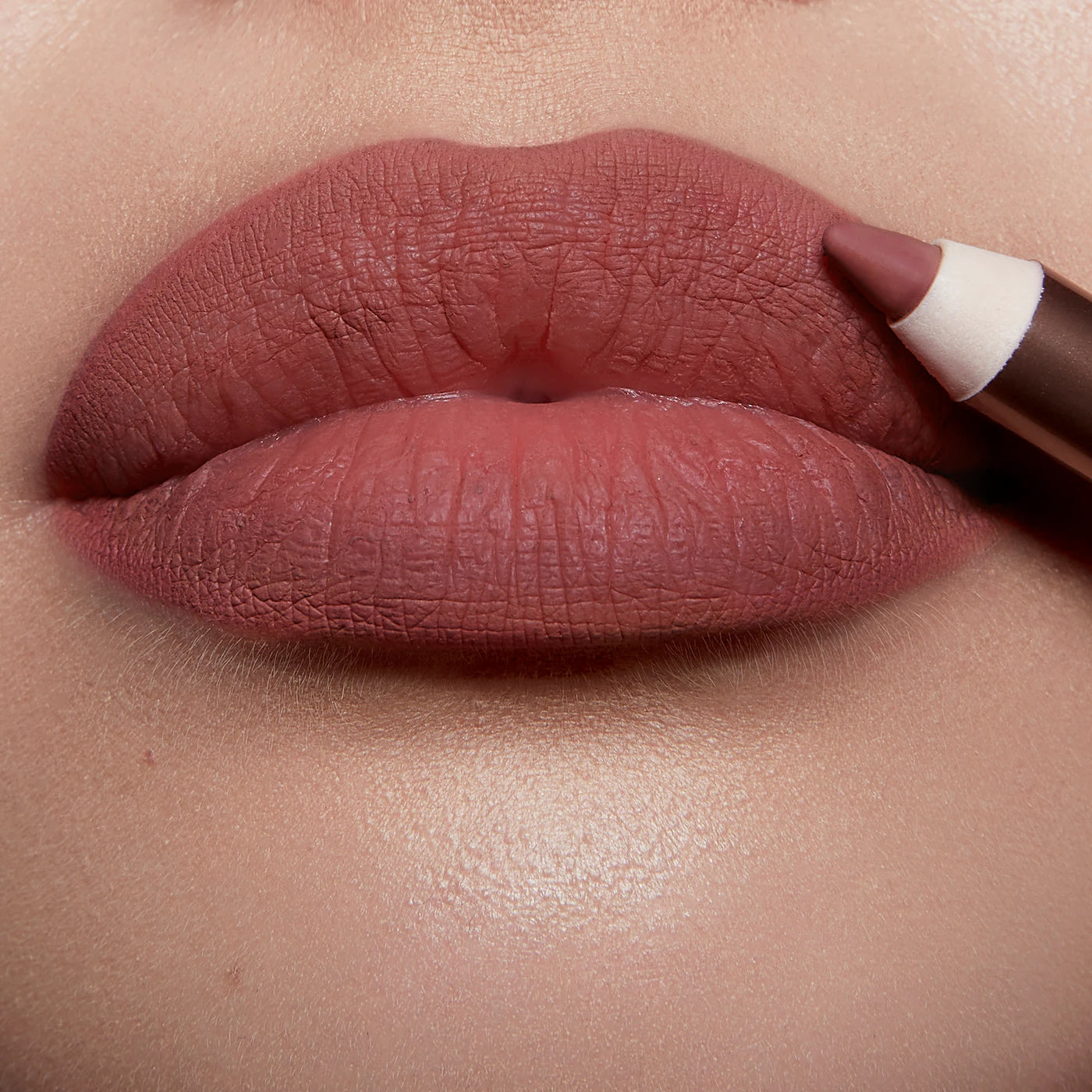 Charlotte Tilbury 
Lip Cheat Lip Liner..