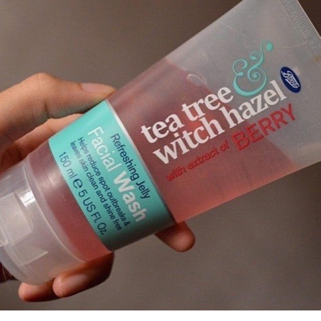 Boots Tea Tree &amp; Witch Hazel Berry Boost Jelly Face Scrub 150 Ml