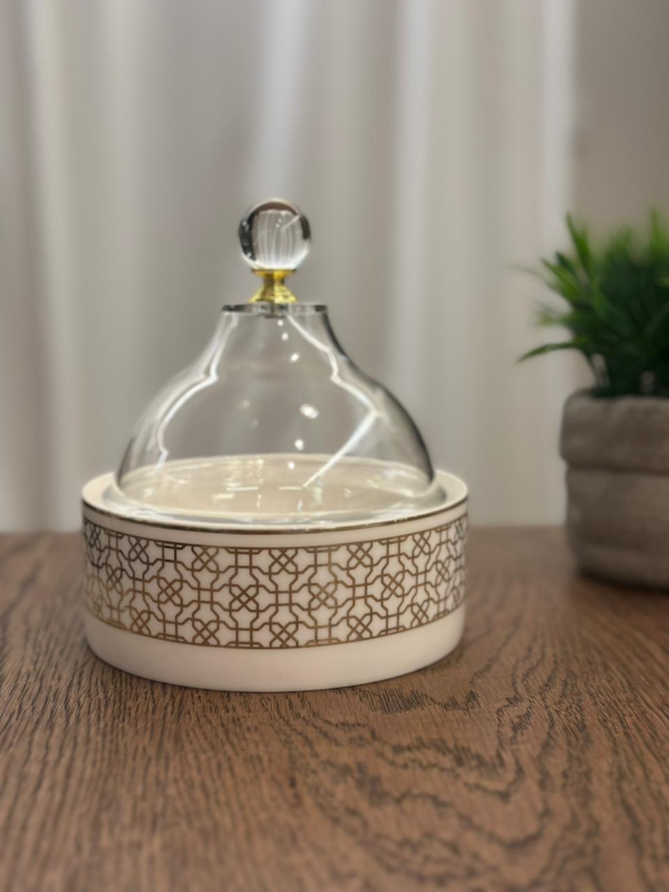 Dallaty white porcelain date bowl with lid