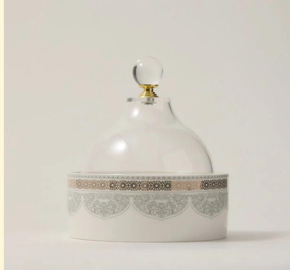 Dallaty white porcelain date bowl with lid